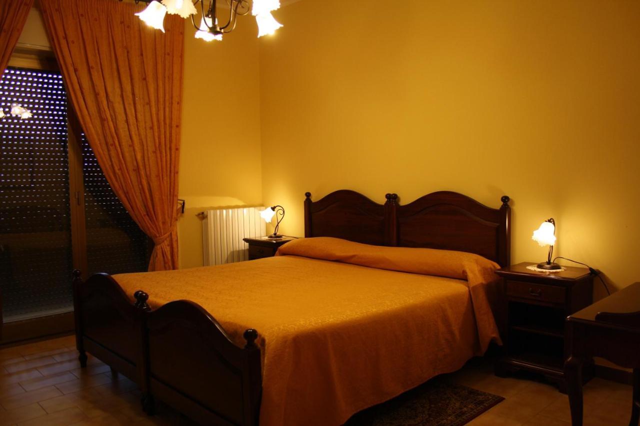 Ai Tre Parchi Bed And Bike Bed & Breakfast Randazzo Dış mekan fotoğraf