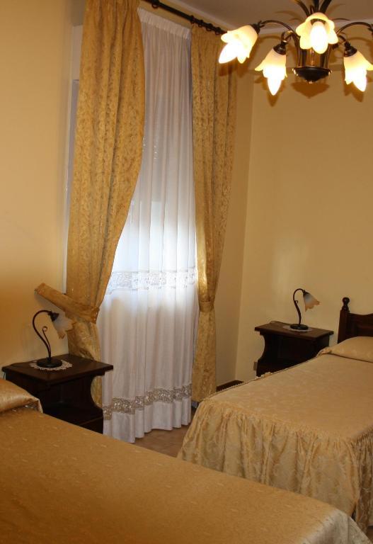 Ai Tre Parchi Bed And Bike Bed & Breakfast Randazzo Oda fotoğraf