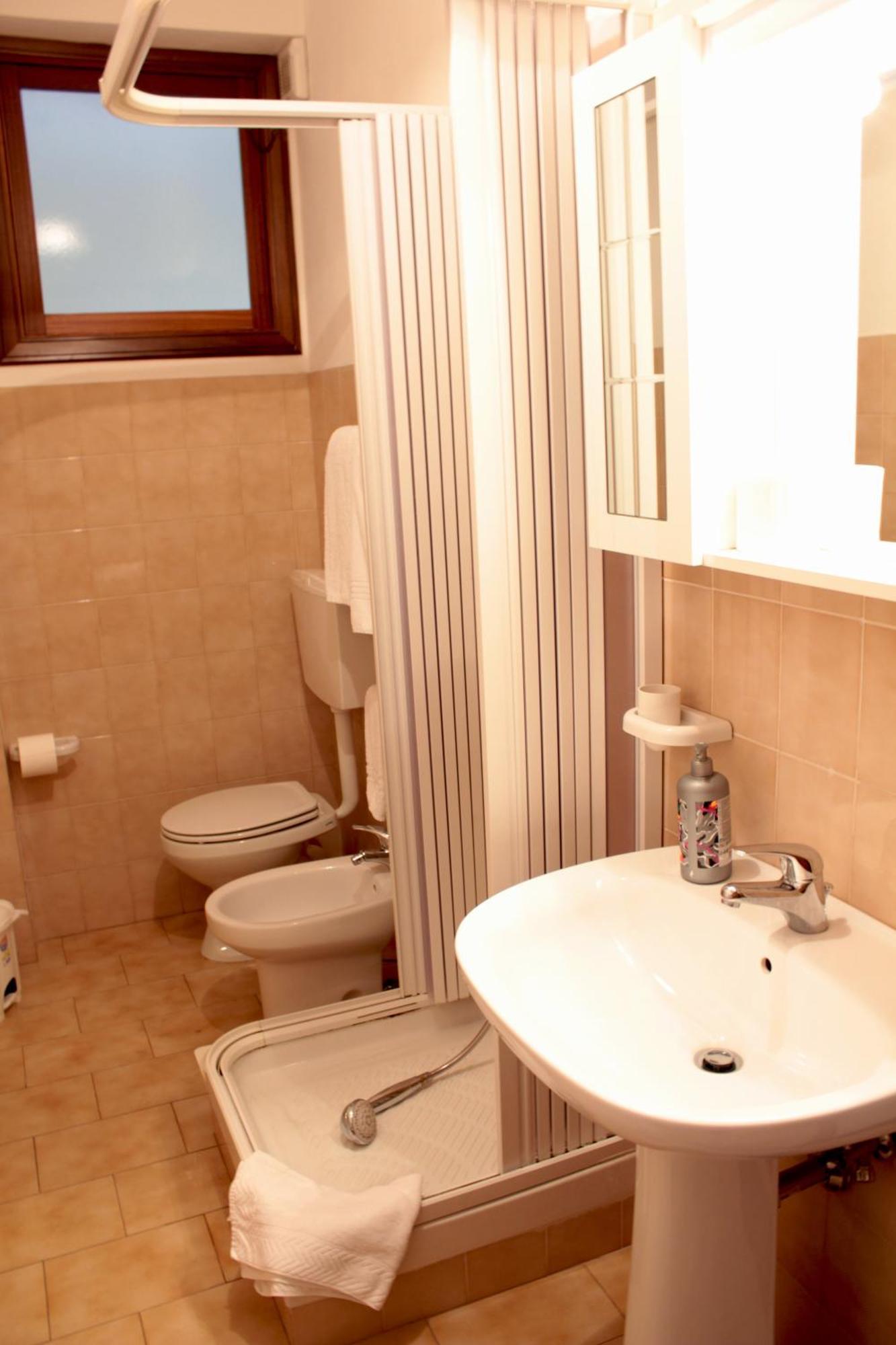 Ai Tre Parchi Bed And Bike Bed & Breakfast Randazzo Oda fotoğraf