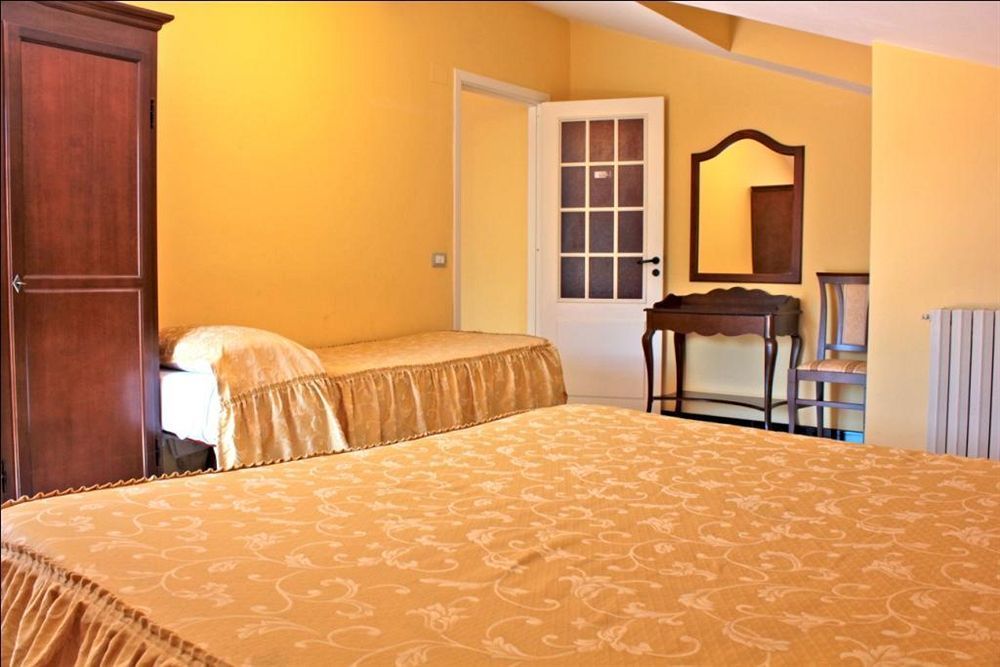 Ai Tre Parchi Bed And Bike Bed & Breakfast Randazzo Dış mekan fotoğraf