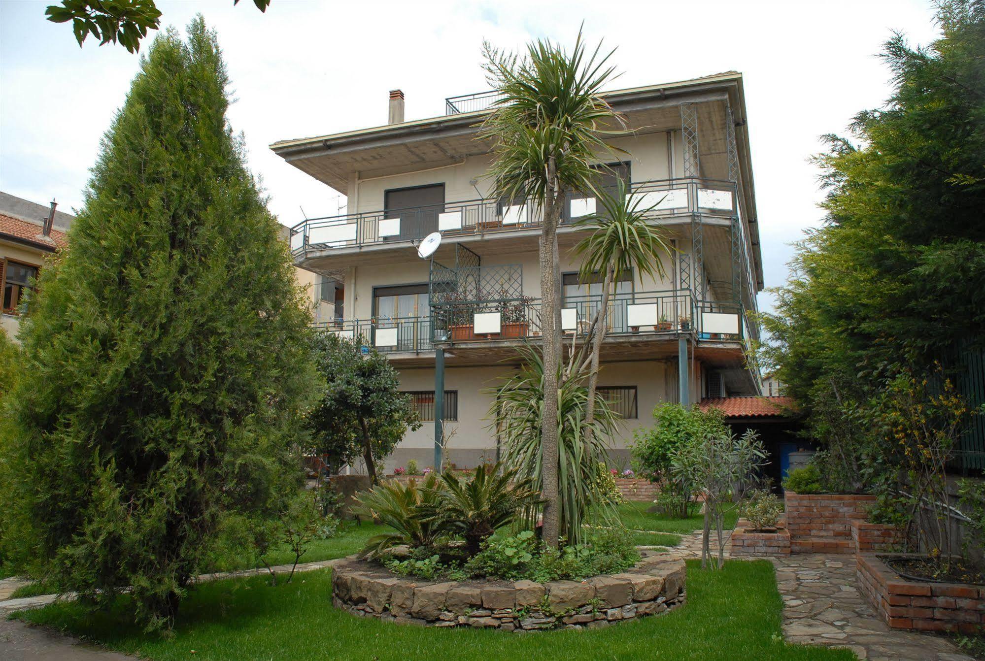 Ai Tre Parchi Bed And Bike Bed & Breakfast Randazzo Dış mekan fotoğraf