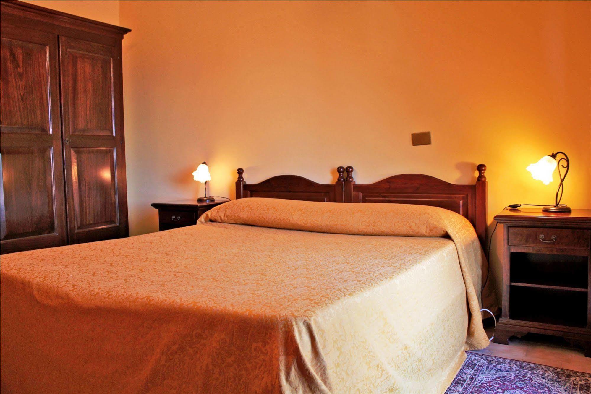 Ai Tre Parchi Bed And Bike Bed & Breakfast Randazzo Dış mekan fotoğraf