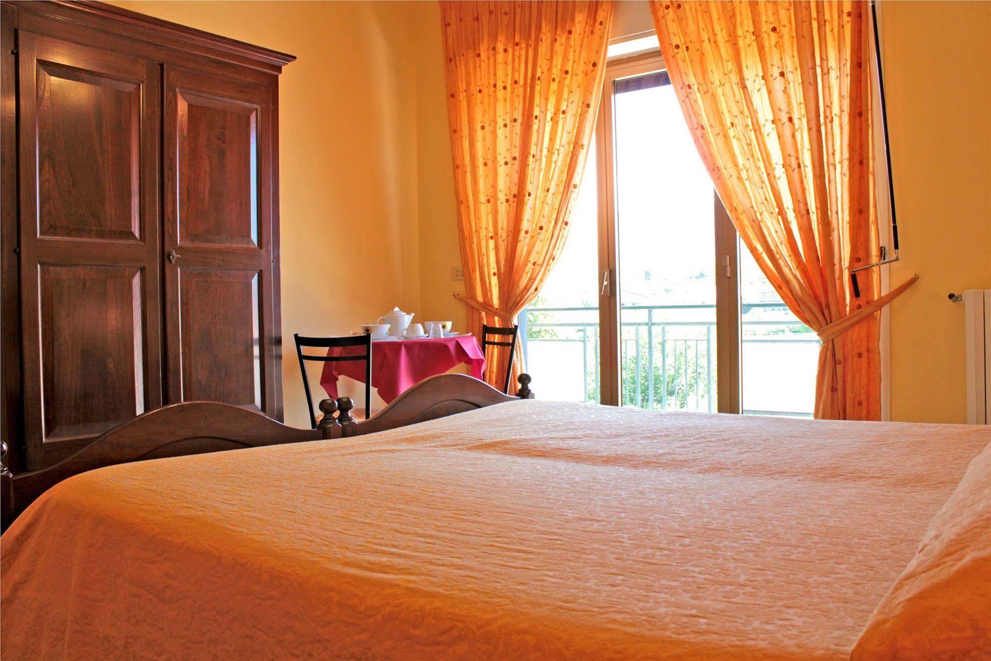 Ai Tre Parchi Bed And Bike Bed & Breakfast Randazzo Dış mekan fotoğraf